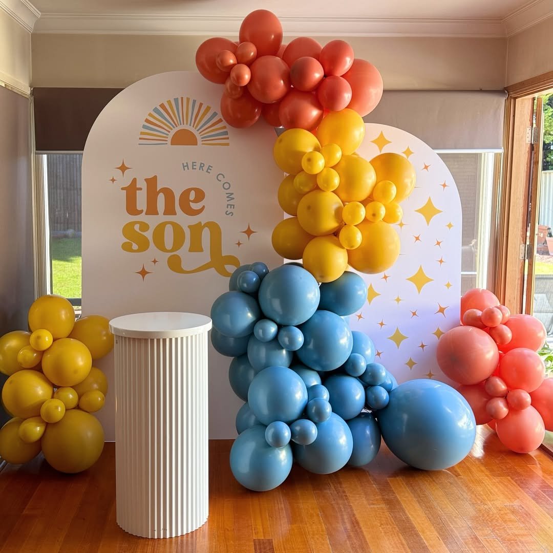 A vibrant theme for this baby shower! What’s not to love about this setup! ☀️……#babyshower #